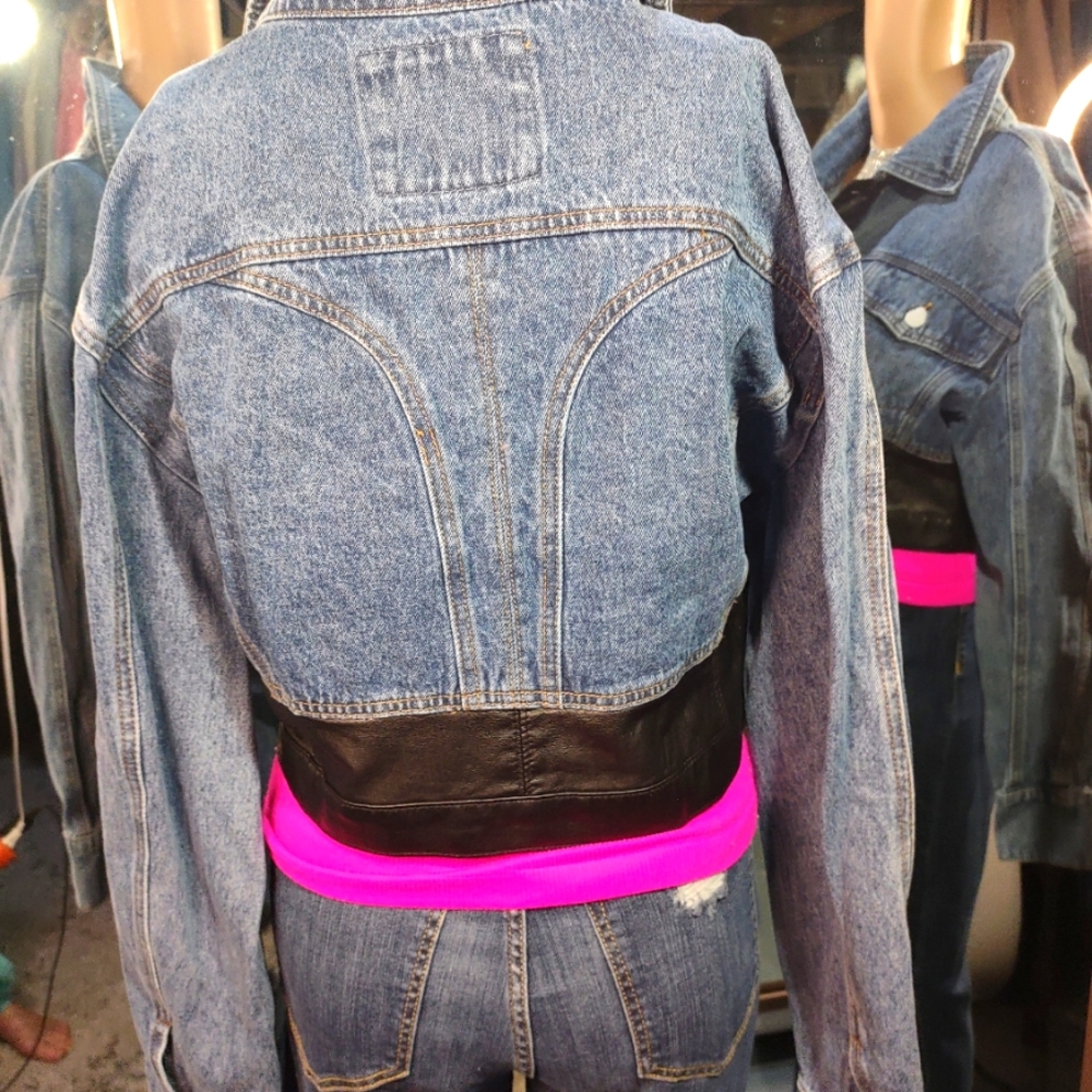 Cropped denim/pleather jacket. Never Been Worn!! M - Picture 5 of 9